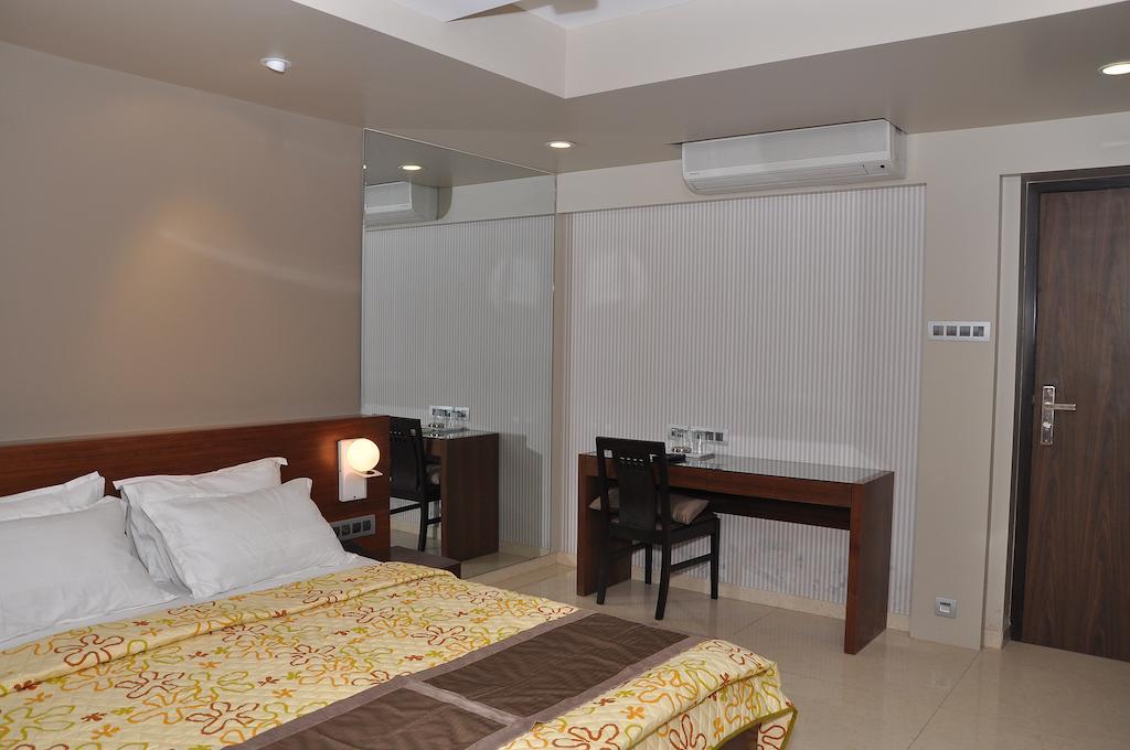 Hotel Imperial Executive, Andheri Bombaj Zewnętrze zdjęcie